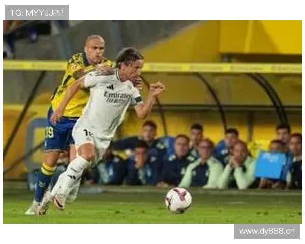 外媒曝沙特欲豪掷三点五亿欧元强势求购皇马核心维尼修斯