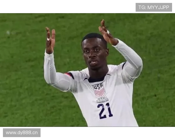 尤文前锋维阿租借加盟马赛含1400万欧买断条款